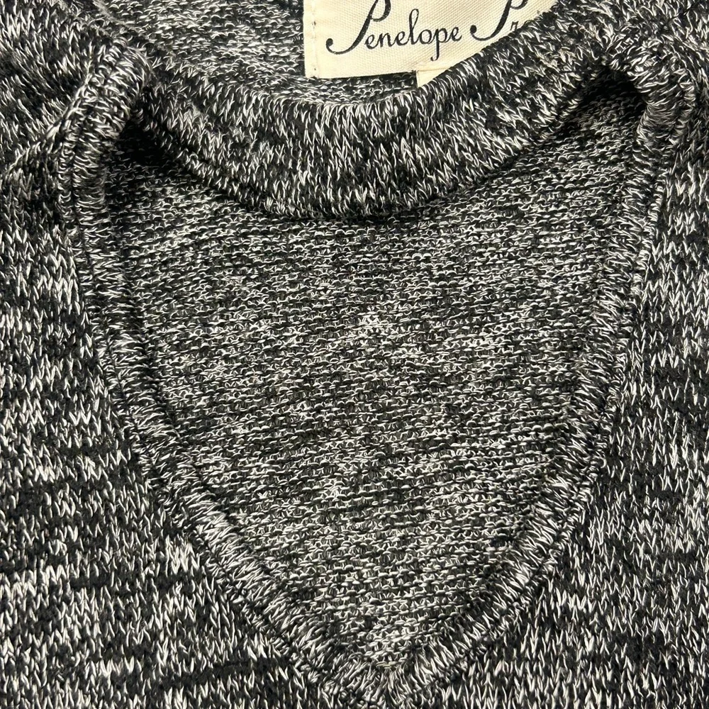 Penelope Project Women’s‎ Salt n Pepper Bell Sleeve Knit Top Small